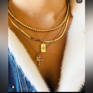 NWOT ALV JEWELS ROSA CROSS NECKLACE